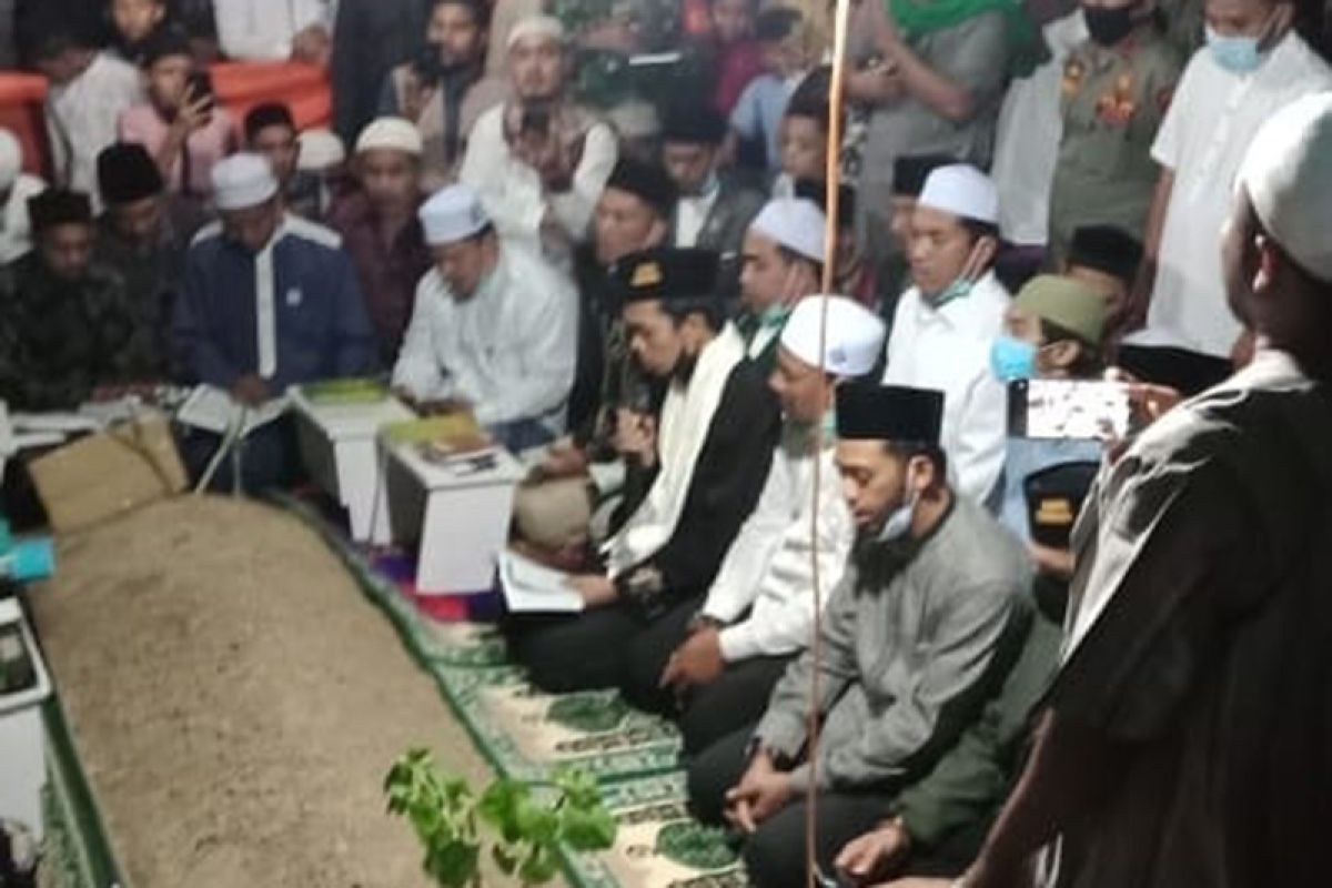 UAS ziarahi makam ulama Aceh Timur wafat usai meresmikan masjid