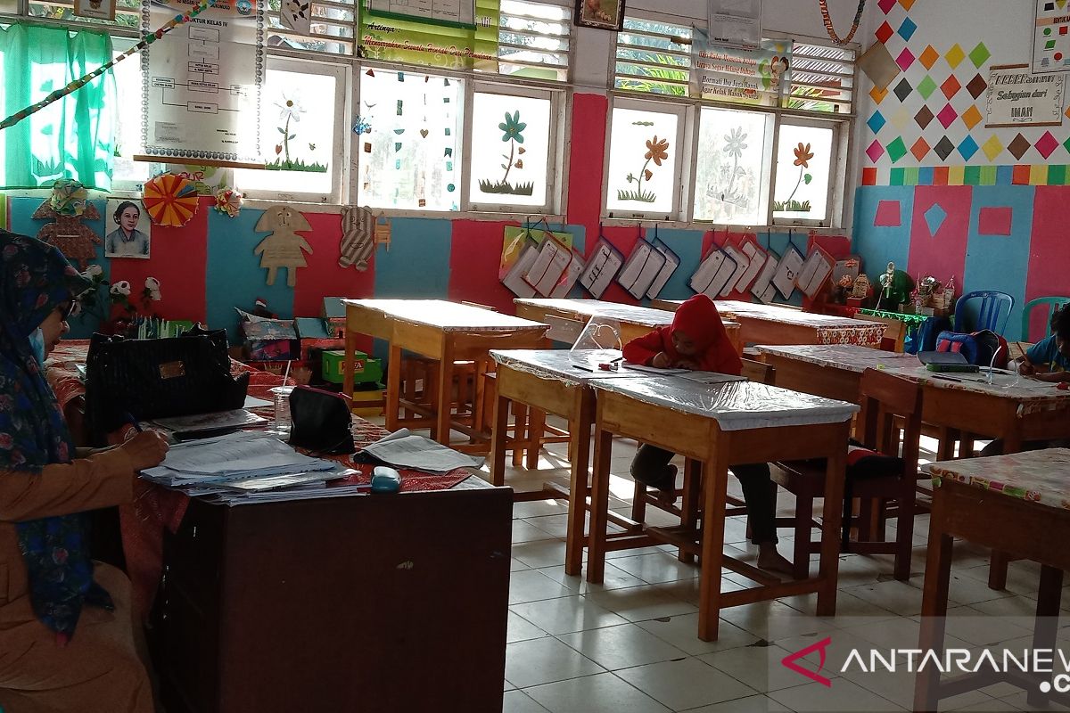 Delapan sekolah di Mukomuko kembali belajar daring