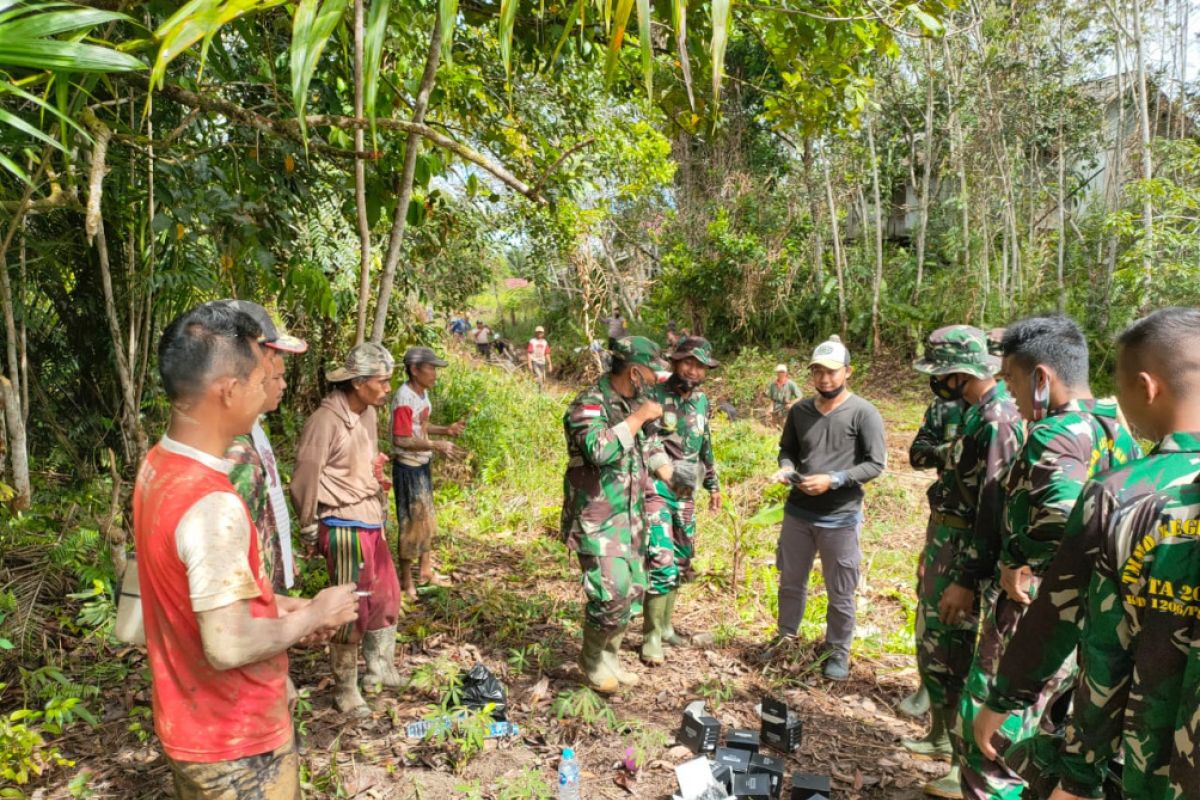 Ransum TNI jadi cemilan di lokasi TMMD ke 110 Kodim 1206/PSB