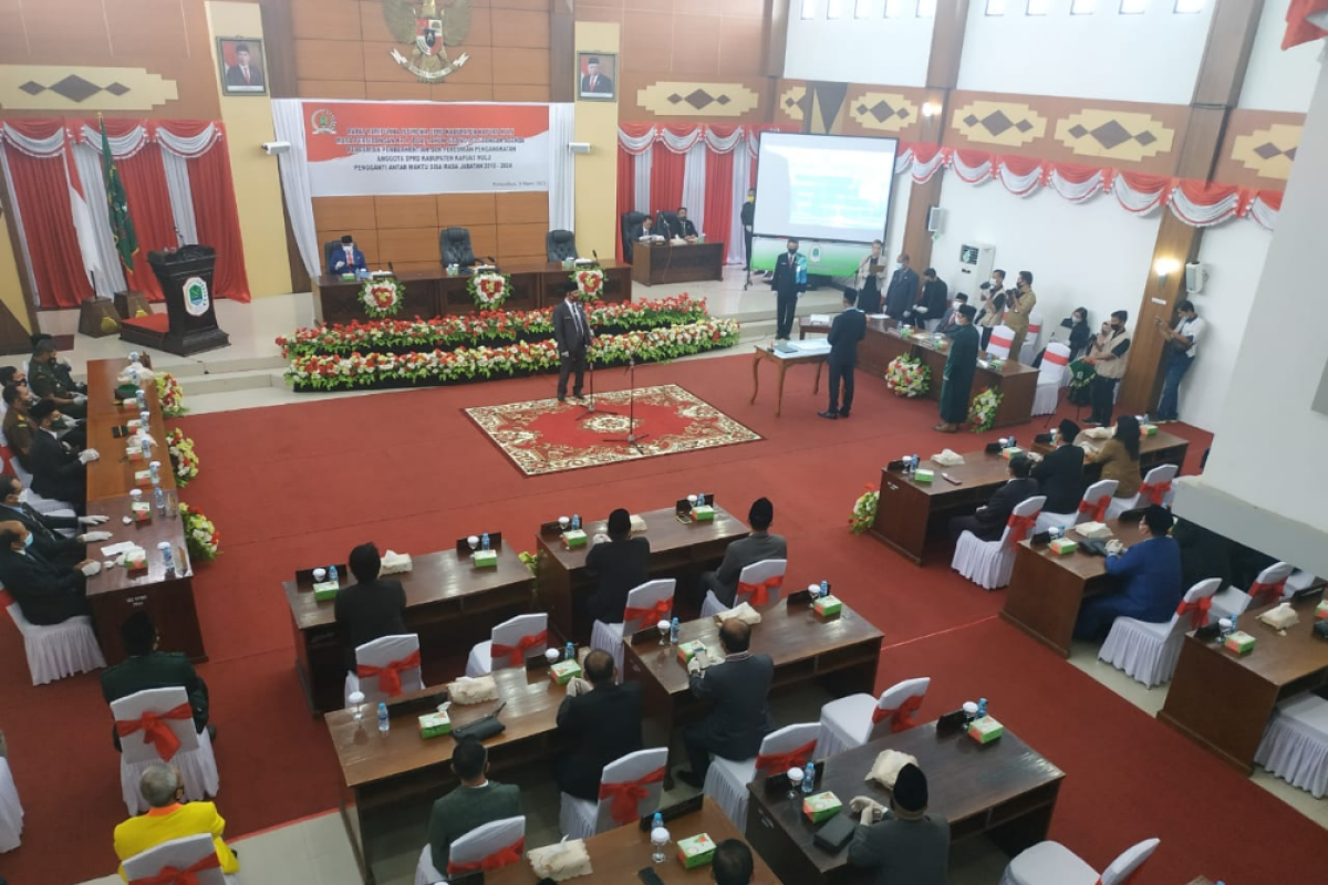 Hendry Suwarta resmi menjabat Anggota DPRD Kapuas Hulu
