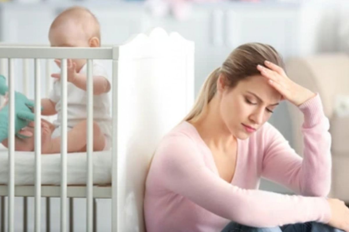 Ini perbedaan antara depresi postpartum &  sindrom baby blues
