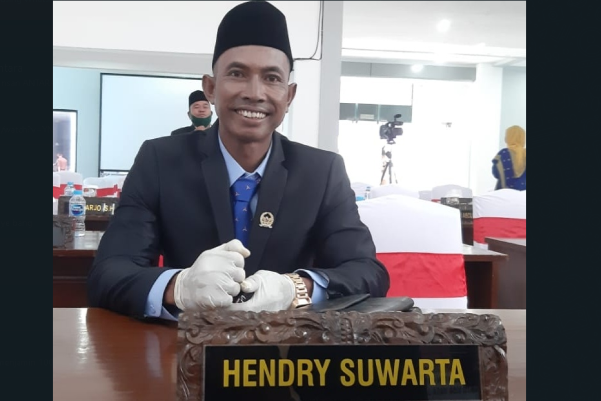 Dilantik jadi DPRD Kapuas Hulu Hendry siap prioritaskan aspirasi rakyat