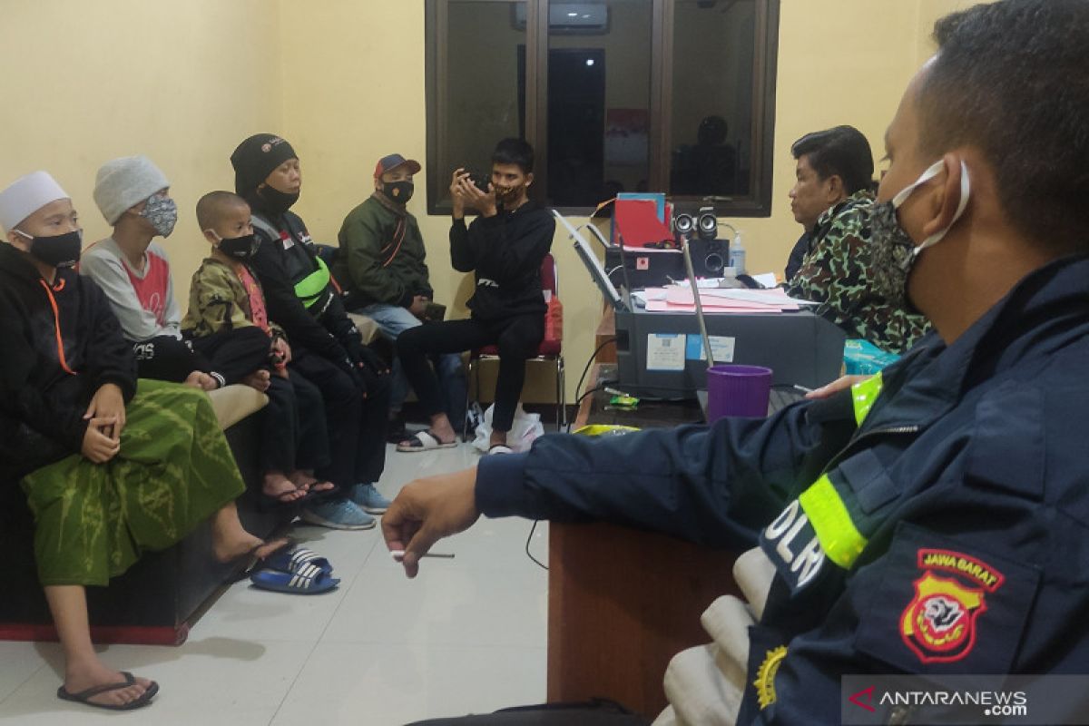 Oknum guru ponpes di Cianjur dilaporkan ke polisi