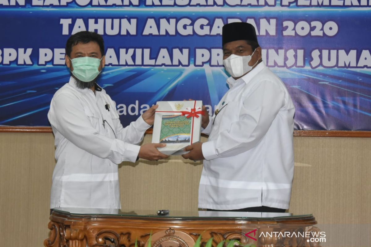 Bupati Padang Pariaman serahkan LKPD 2020 ke BPK Perwakilan Sumbar