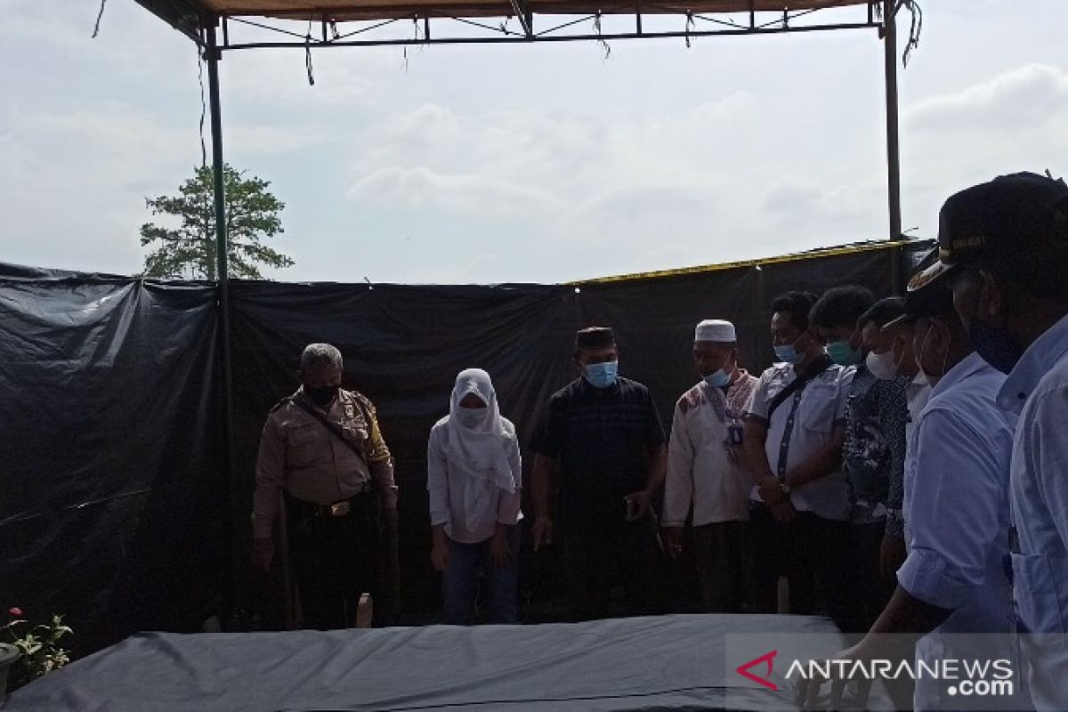 Polisi bongkar makam tahanan Polsek Sunggal untuk penyelidikan