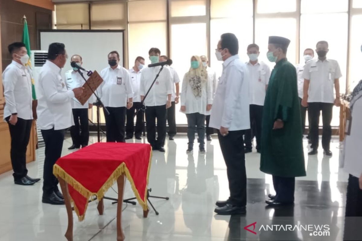 Bupati Bekasi perpanjang masa pengabdian sekretaris daerah hingga 1 Juli 2021