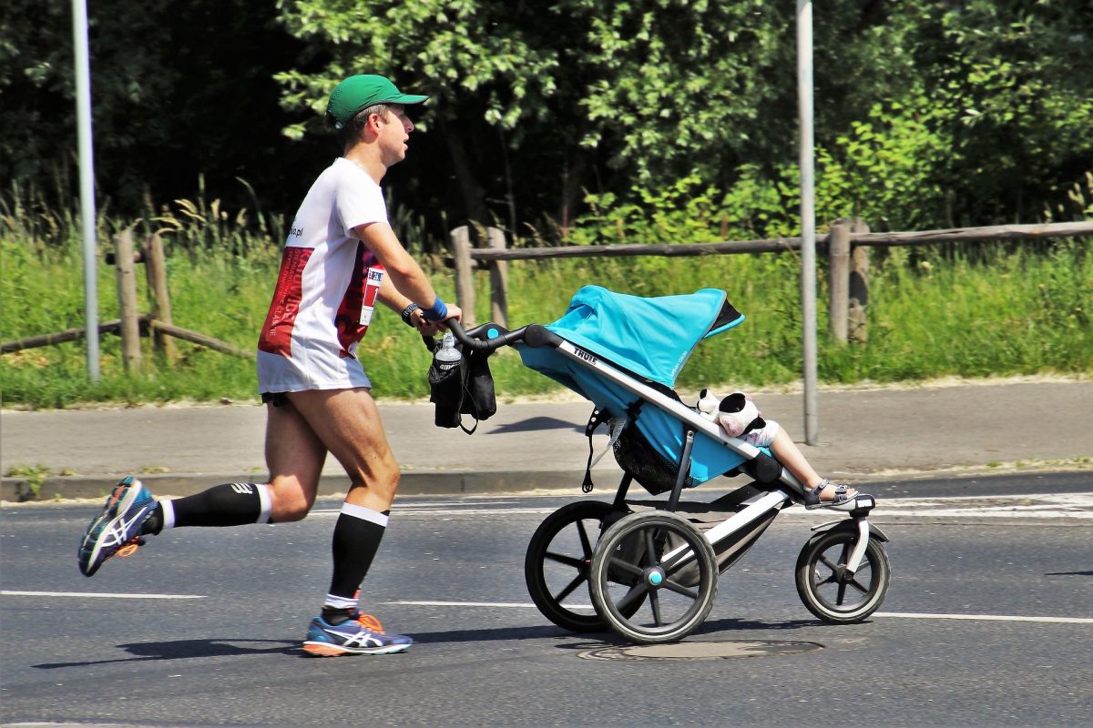 Nayz gelar tantangan keluarga aktif lewat "Run with Baby"