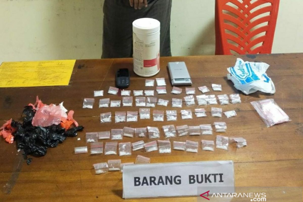 Ditresnarkoba Polda Sultra tangkap pengedar sabu-sabu 44 gram di Kendari