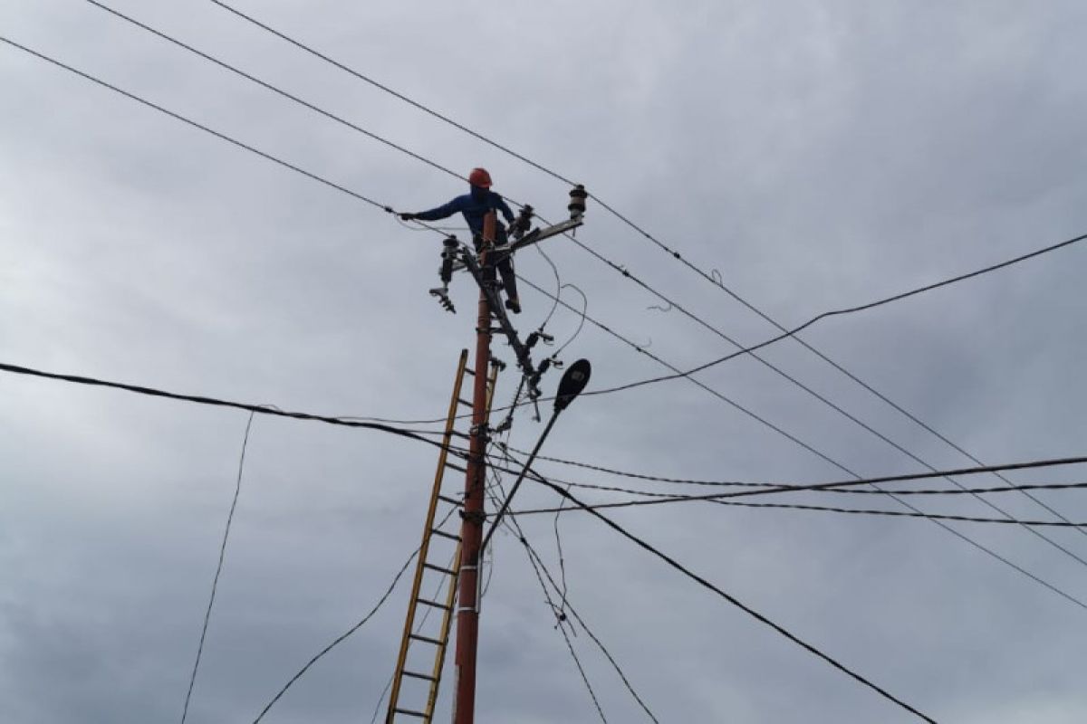 PLN UIW Sulselrabar pulihkan gardu listrik terdampak banjir di Jeneponto