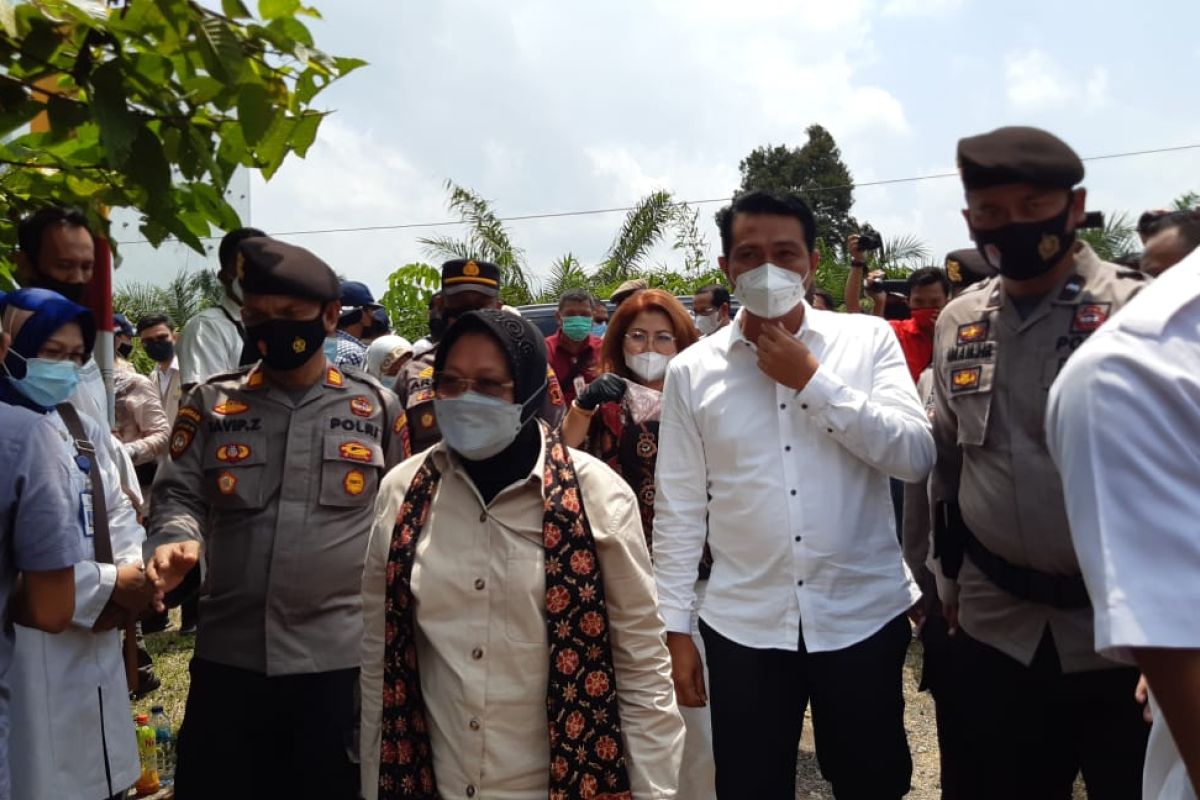 Bupati Batanghari dampingi kunjungan kerja Mensos di Desa Jelutih