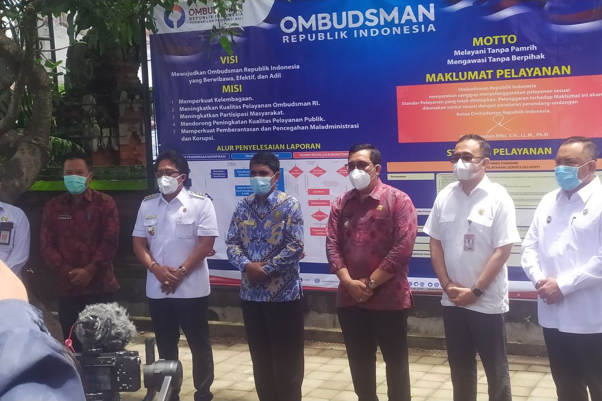 Ombudsman Bali minta enam bupati/walikota tingkatkan pelayanan publik