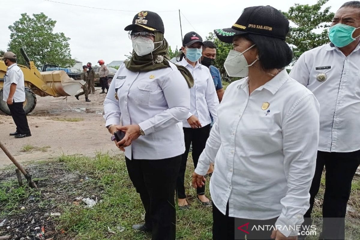 Wabup Irawati pimpin pembongkaran tempat prostitusi terselubung di Sampit