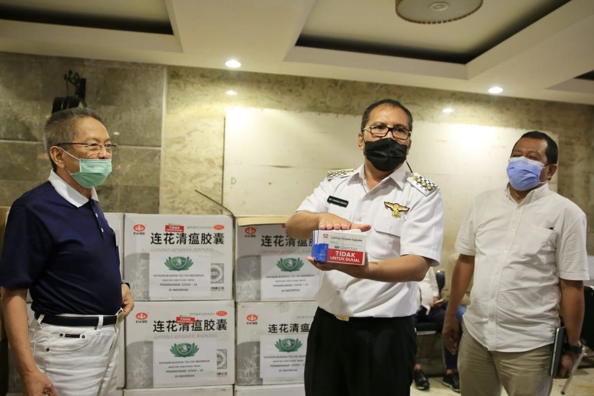 Pemkot Makassar terima  bantuan 100 ribu masker untuk penanganan COVID-19