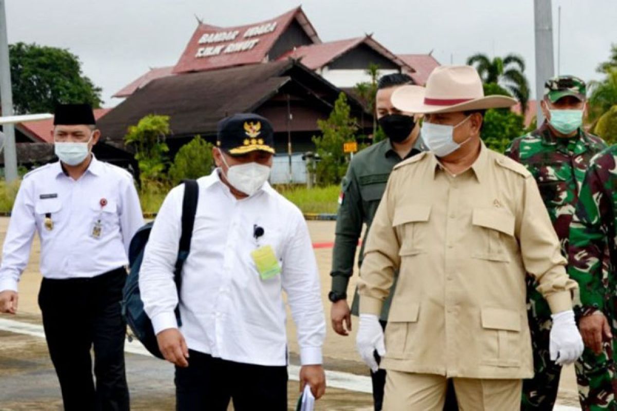 Menhan Prabowo tinjau pengembangan lahan perkebunan strategis di Gunung Mas  Kalteng