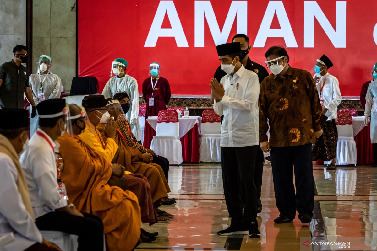 Kasus harian COVID-19 turun, para bupati diminta jangan lengah