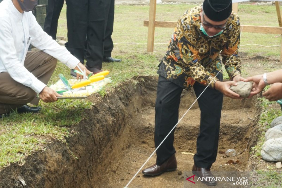 Wali Kota Padangsidimpuan lakukan peletakan batu pertama pembangunan Masjid IAIN Padangsidimpuan