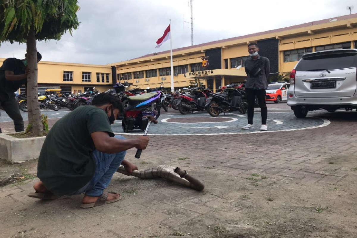 Polisi diminta tingkatkan razia knalpot blong karena sudah meresahkan warga