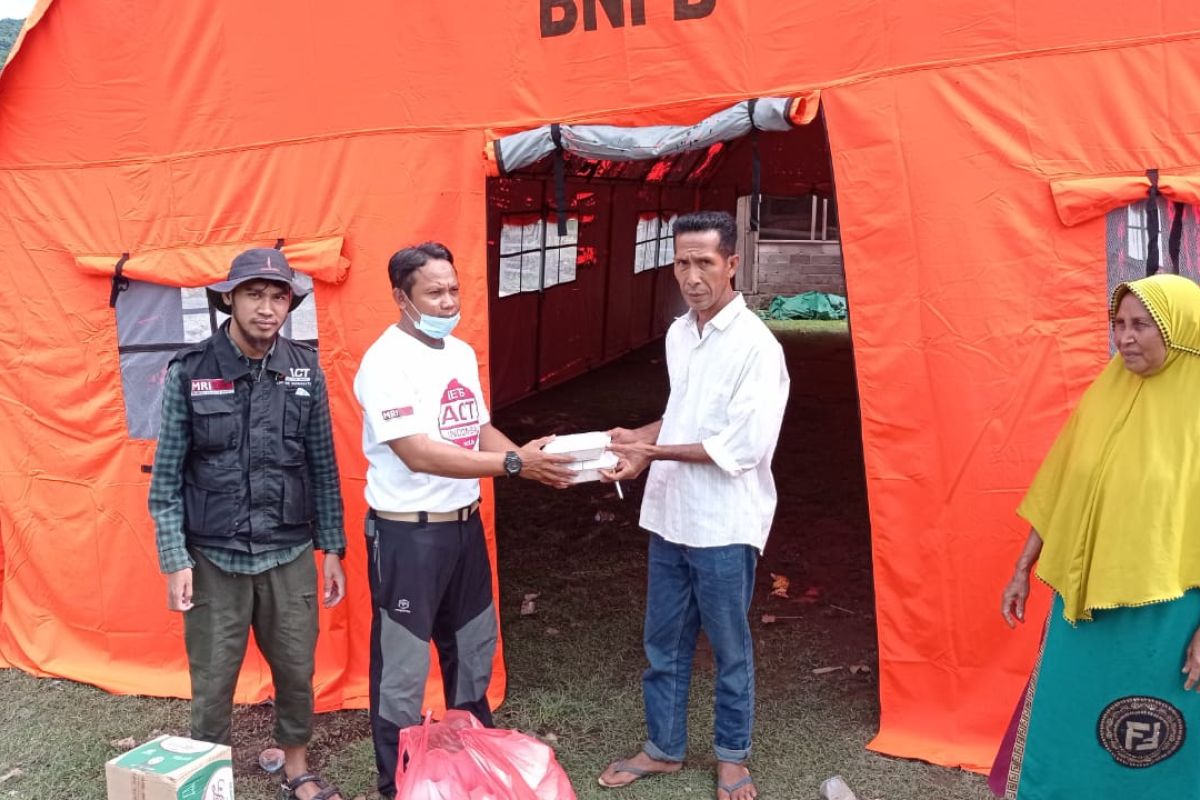 ACT menyalurkan bantuan makanan untuk korban banjir di Dompu