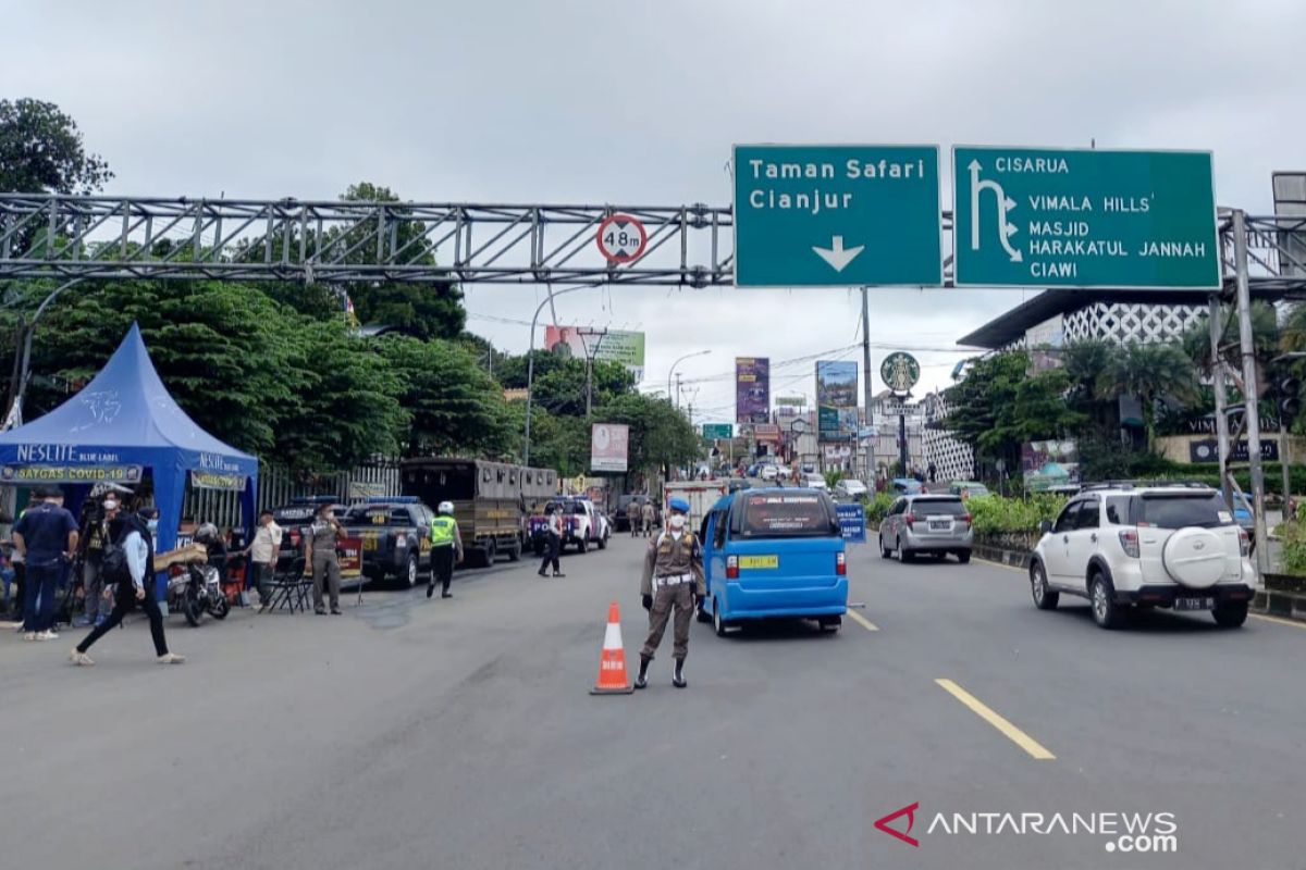 Satgas COVID-19 Bogor putar balik 280 kendaraan di Jalur Puncak