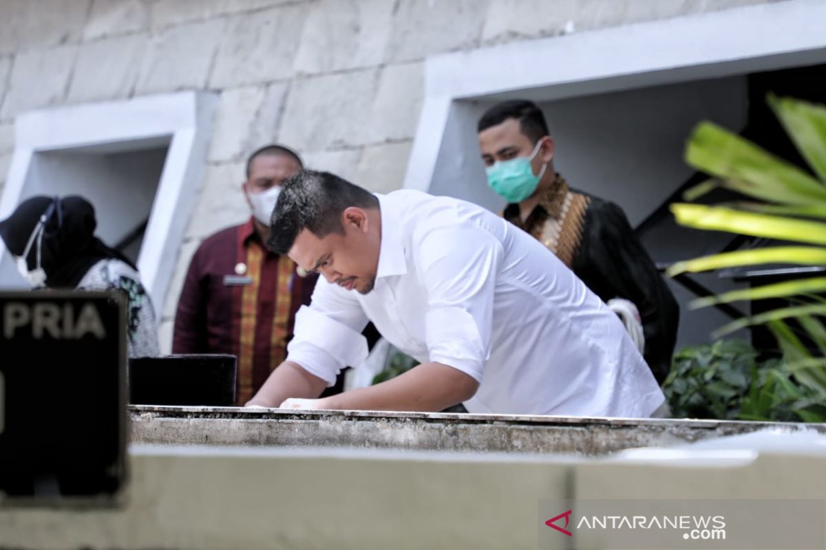 Pemkot Medan mulai tangani parit dangkal penyebab banjir