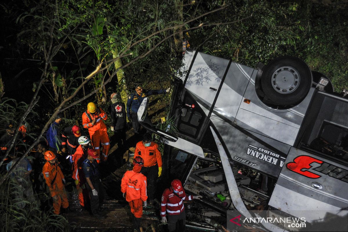 Polisi identifikasi 27 korban meninggal kecelakaan bus di Sumedang