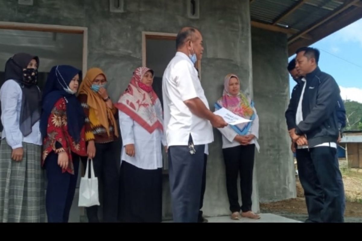 PTPN IV sumbang mushalla SMA Negeri 1 Dolok Pardamean Simalungun