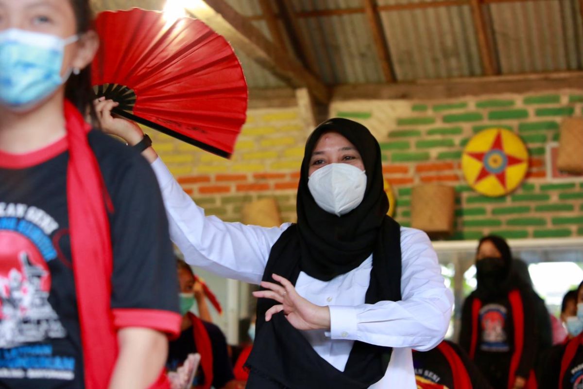 Berkunjung ke sanggar, Bupati Banyuwangi semangati pegiat seni