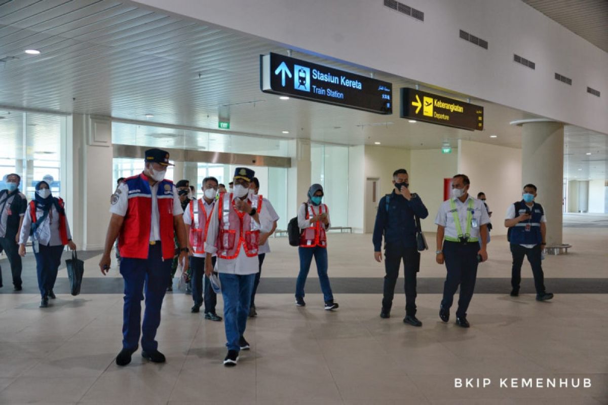 Menhub tinjau progres pembangunan KA Bandara Internasional Yogyakarta