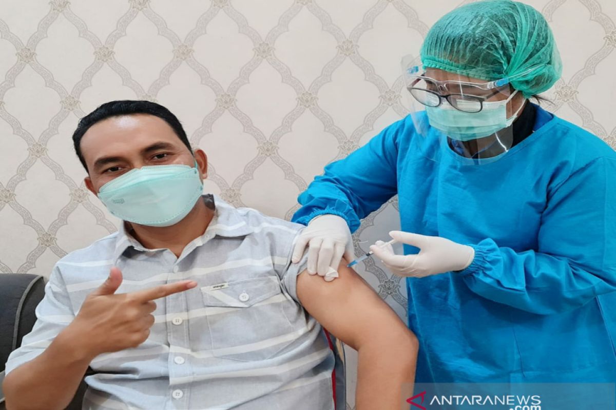 Polda Kalsel prioritaskan vaksinasi 3.000 anggota bertugas di Banjarmasin