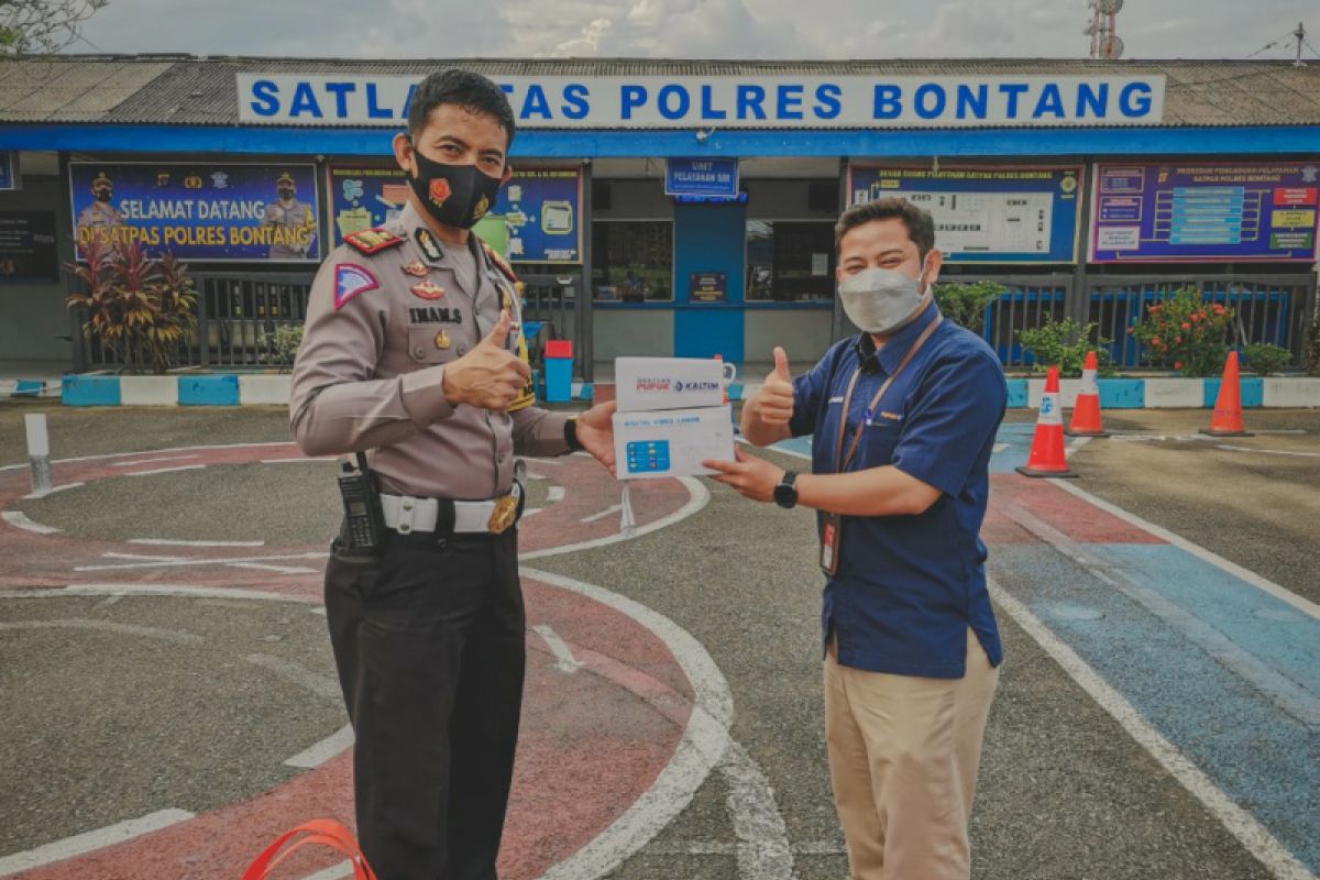 Dukung Kelancaran Lalu Lintas, Pupuk Kaltim Salurkan Bantuan 9 Unit CCTV ke Polres Bontang