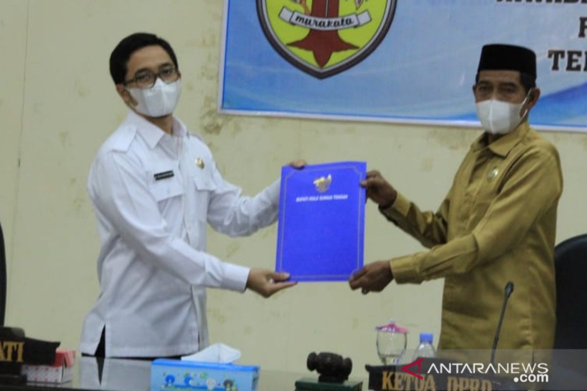 Berikut jawaban Bupati HST terhadap pandangan umum fraksi DPRD