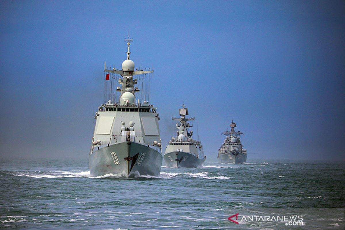 Armada China bayangi USS Sampson kapal perang AS di Selat Taiwan