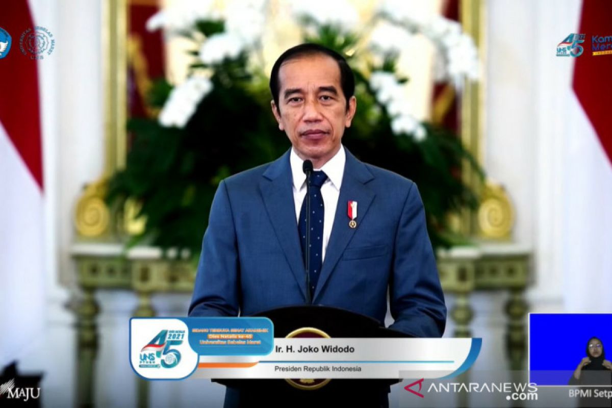 Presiden Jokowi minta UNS lakukan perubahan demi ikuti zaman