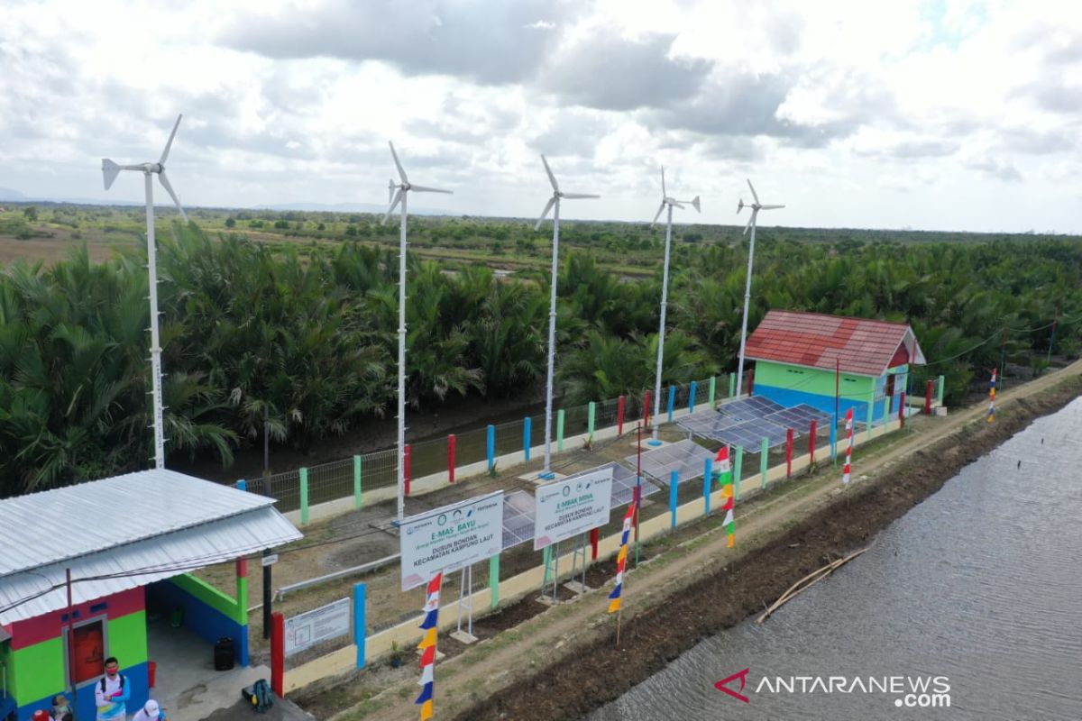 Pertamina mengembangkan desa mandiri energi berbasis angin dan surya