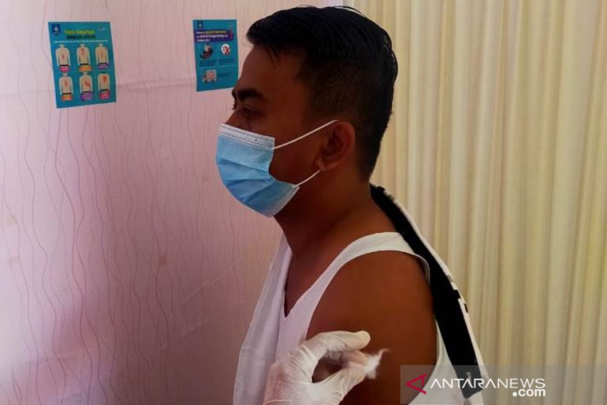 25 anggota DPRD Belitung disuntik vaksin COVID-19