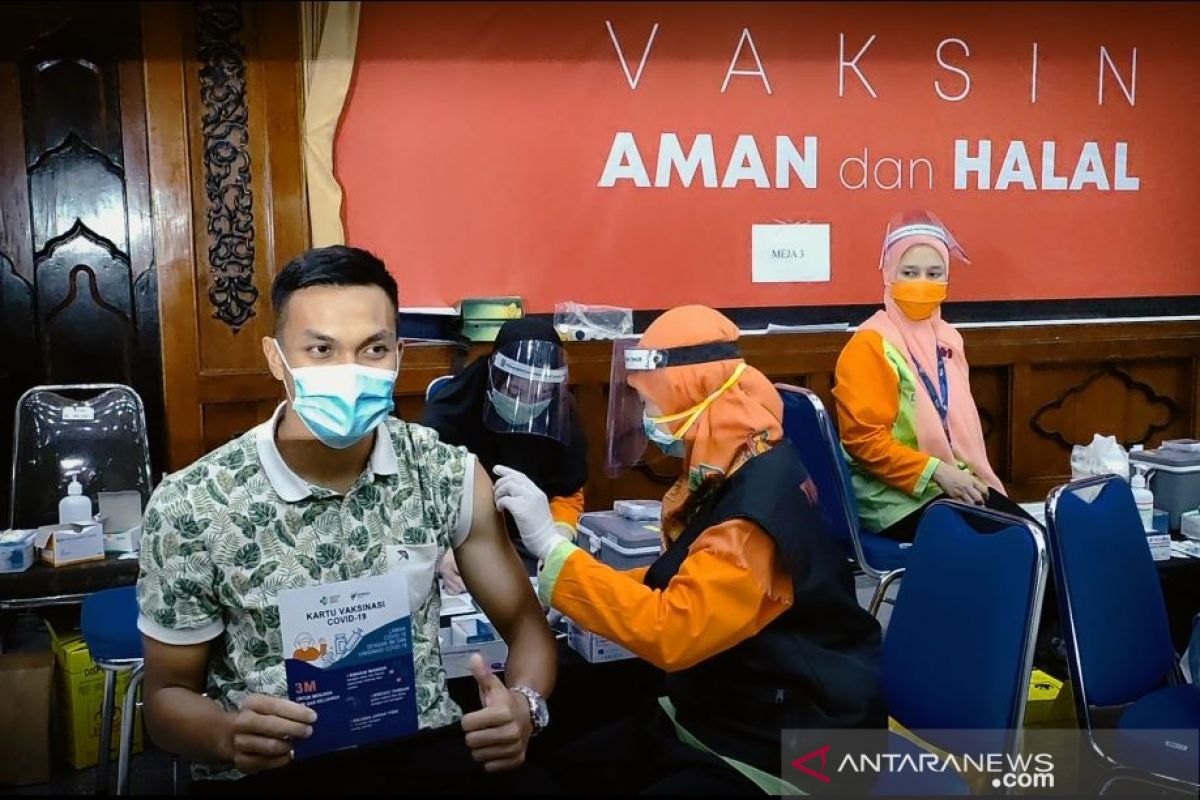 Empat pemain timnas asal Persebaya jalani vaksinasi dosis kedua di Surabaya