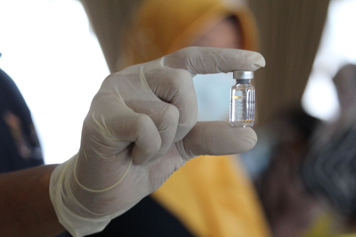 Dinkes Lampung sebut vaksinasi nakes telah capai 100 persen
