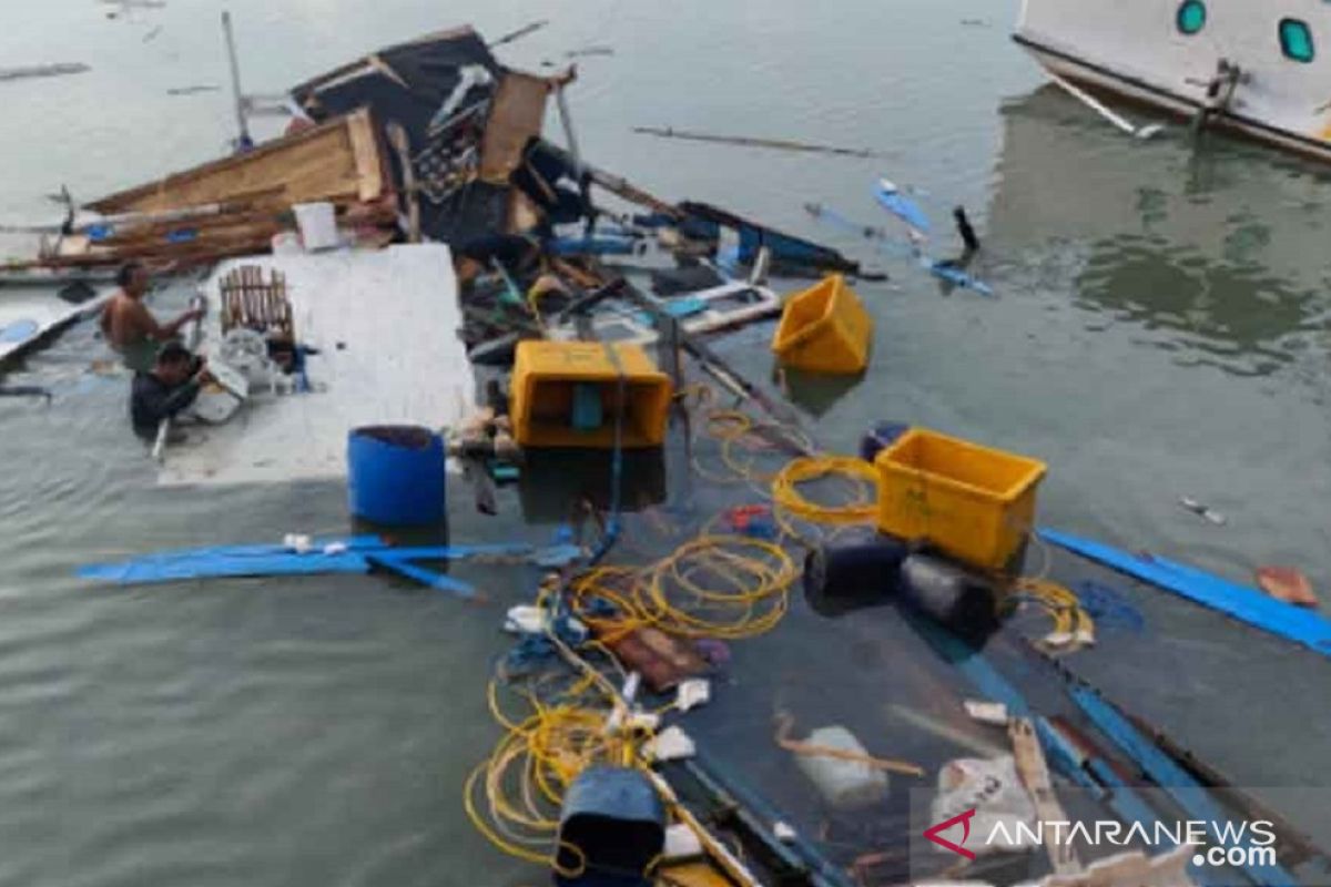 Kapal meledak di Sumenep,. tiga luka