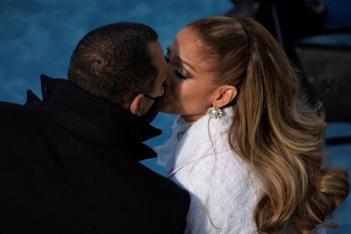 Jennifer Lopez dan Alex Rodriguez dikabarkan telah berpisah