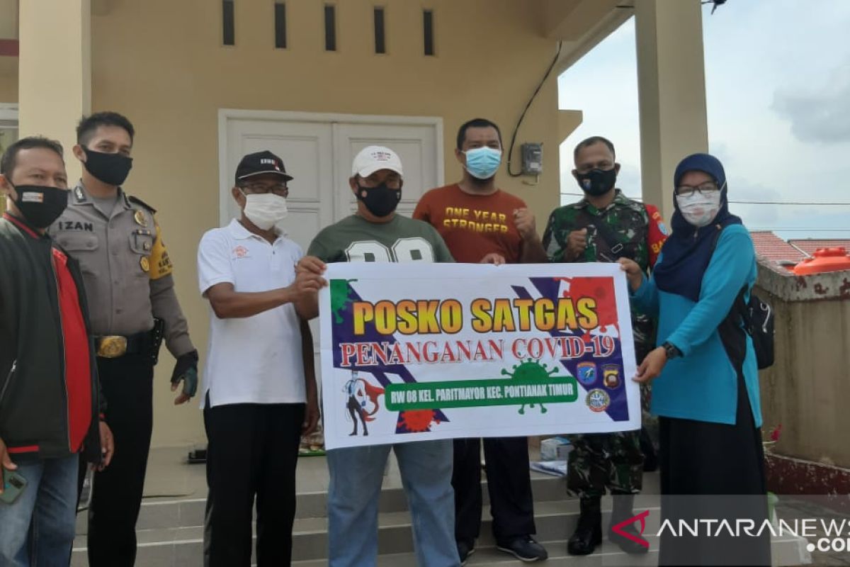 Posko Satgas Penanganan COVID-19 di RW.008 Parit Mayor diresmikan