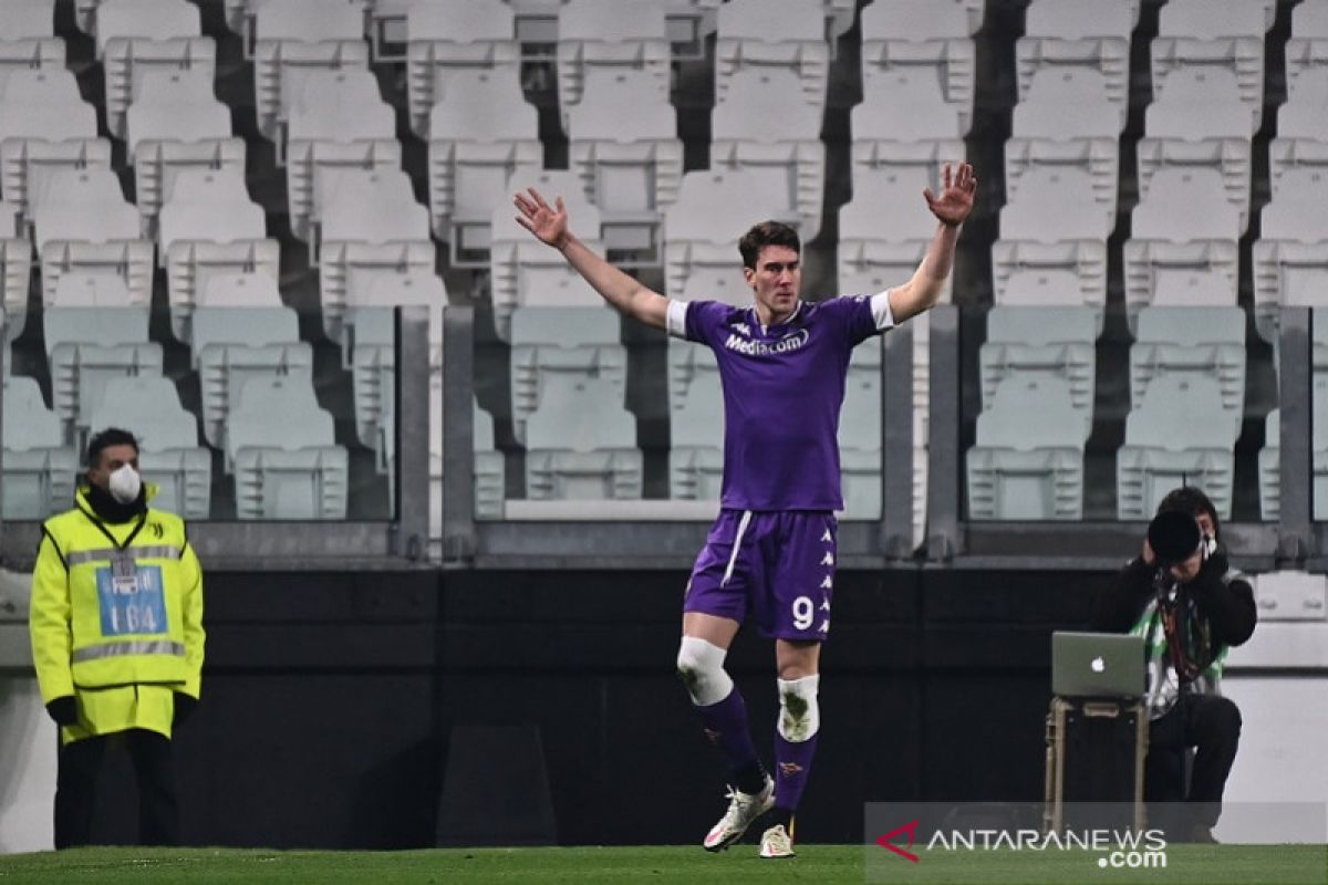 Trigol Dusan Vlahovic antar Fiorentina hajar Benevento 4-1