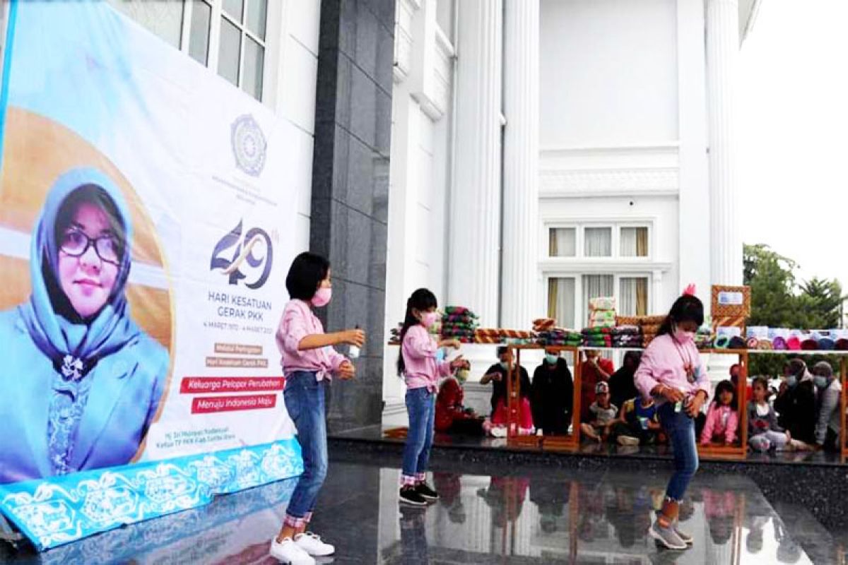 Peringati HKG, PKK Barito Utara gelar lomba dan bakti sosial