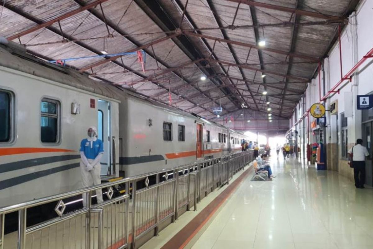 Stasiun Madiun layani 6.910 penumpang kereta jarak jauh
