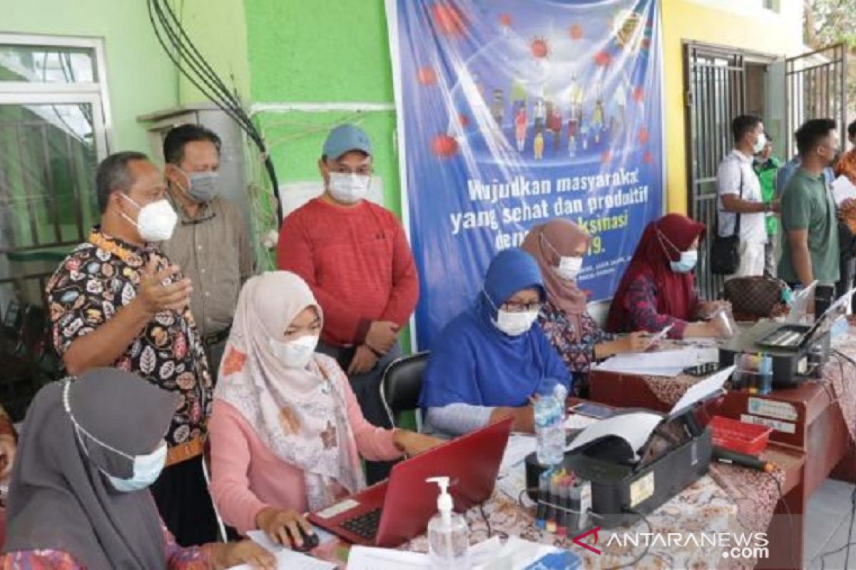 Gubernur Erzaldi fokuskan percepatan vaksinasi COVID-19 di Belitung