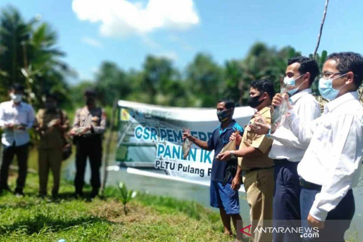 Petani Desa Mentaren II terima bantuan pengembangan budidaya ikan kolam