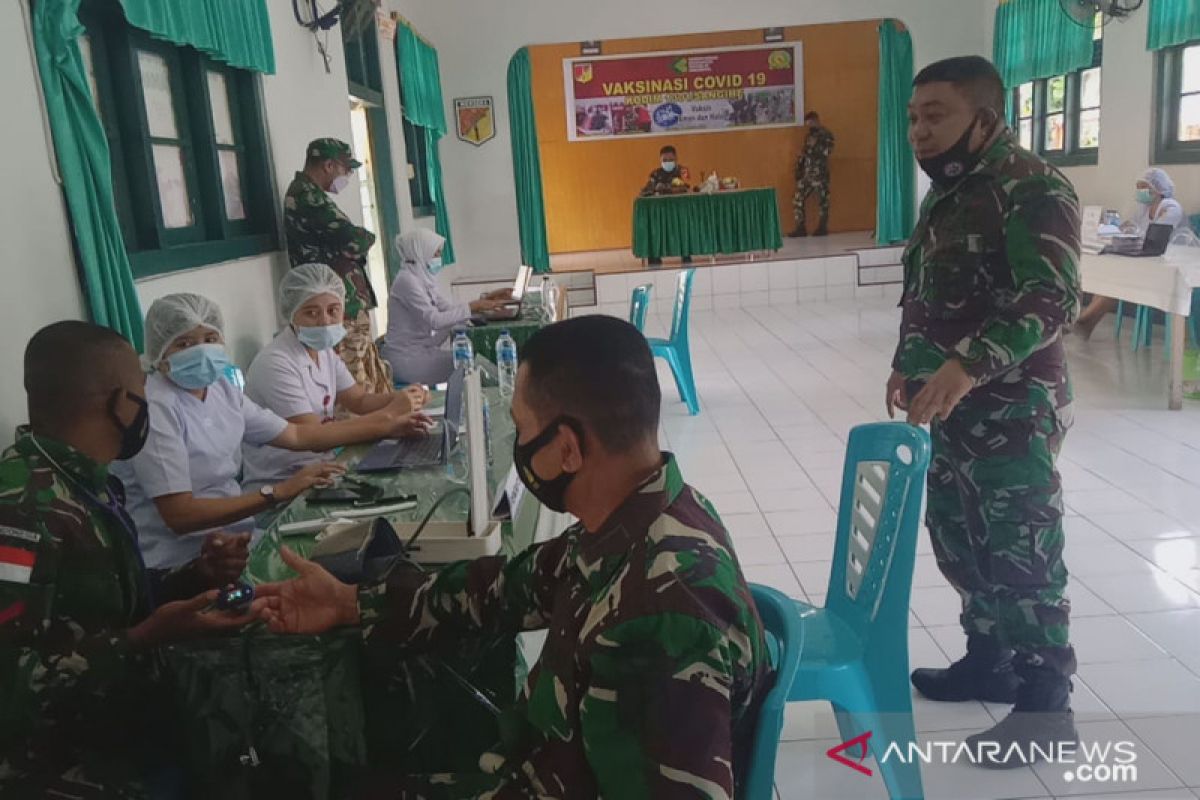 298 personil Kodim 1301/Sangihe sudah divaksin COVID-19 tahap satu