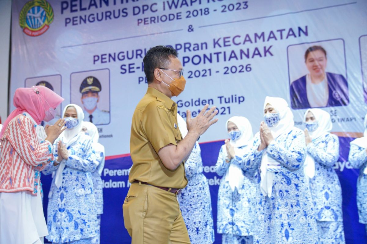 Pemkot Pontianak harapkan IWAPI berkontribusi dalam pemulihan ekonomi