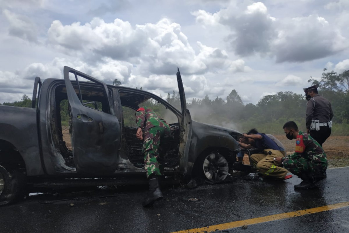 KPH Kapuas Hulu menunggu kepastian hukum kasus kebakaran mobil dinas