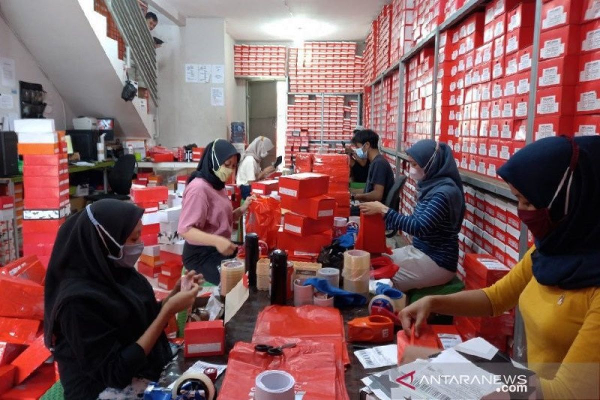 Brand sepatu Bogor berhasil tembus pasar ekspor berkat digitalisasi UMKM
