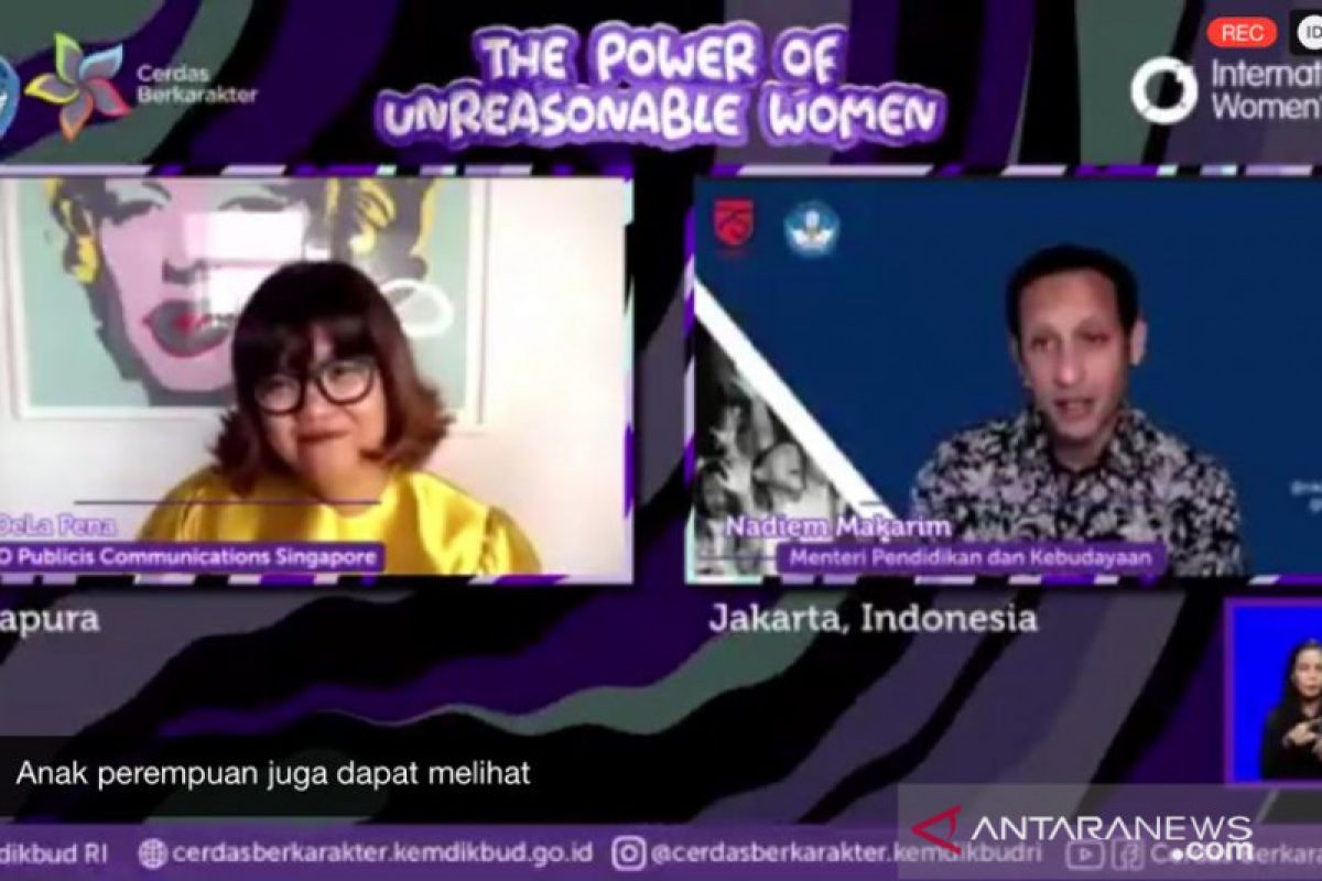 Mendikbud Nadiem sebut guru perempuan bisa jadi panutan para siswi